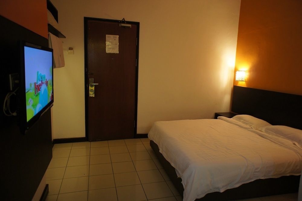 Meldrum Hotel Johor Bahru Exterior foto