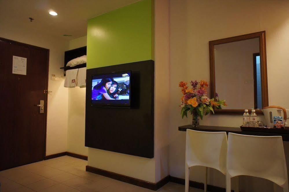 Meldrum Hotel Johor Bahru Exterior foto